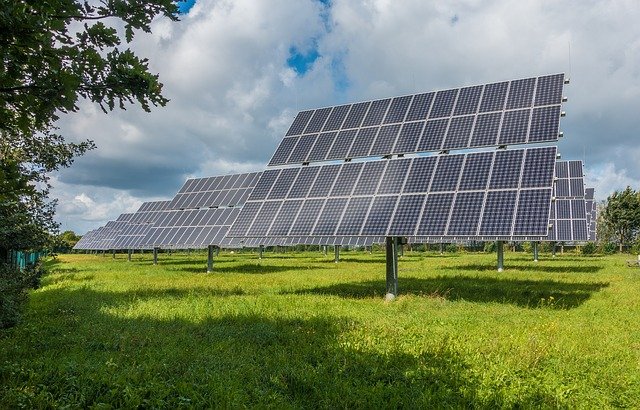 Solarprojekte auf ungenutzten Flächen mit Gewinnaussichten